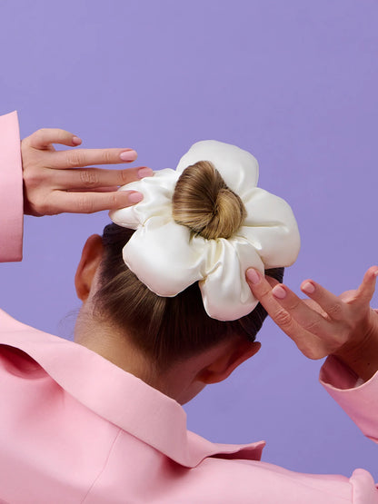 Scoops Flower Scrunchie 2-Pack, Black & Beige